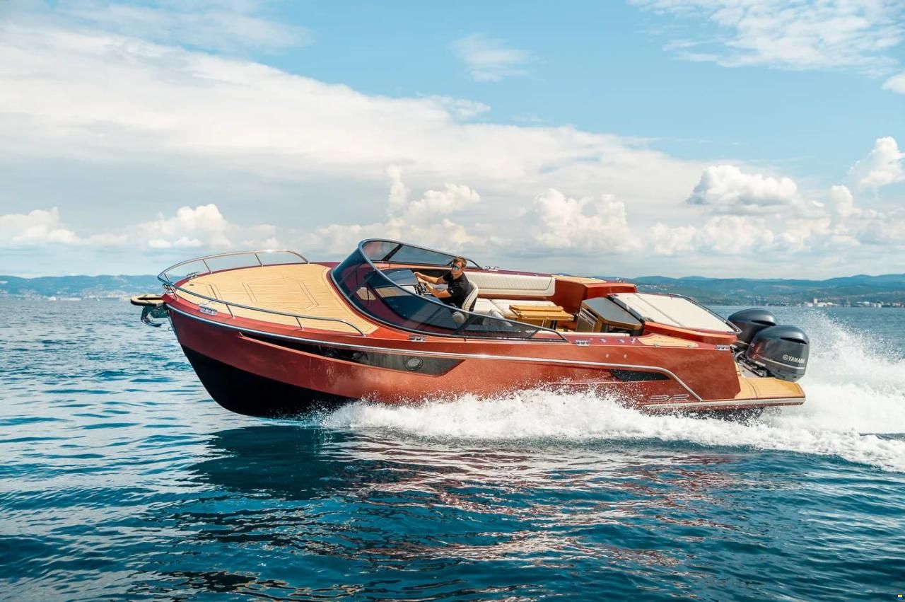 Alfastreet 32 Cabin