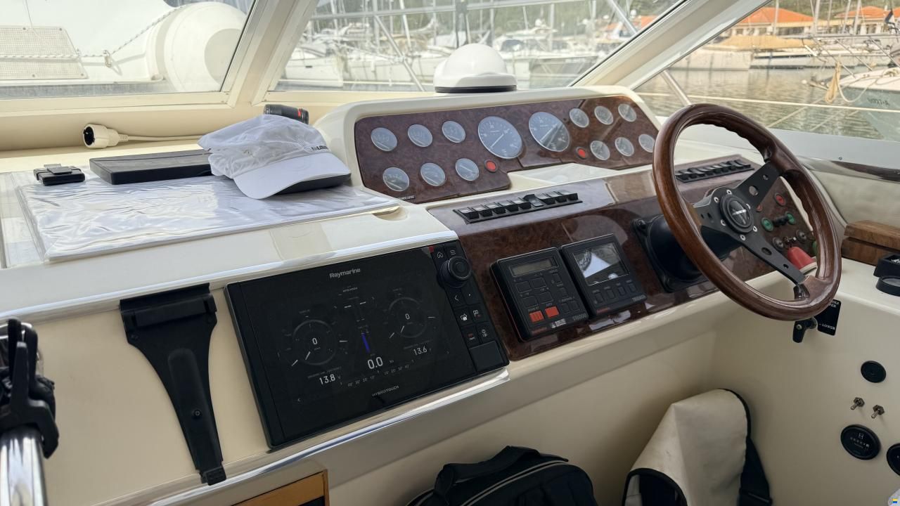 Fairline Phantom 37