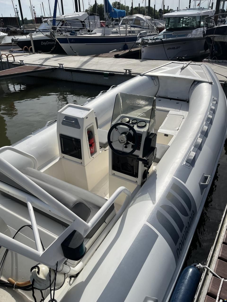 Novurania 570