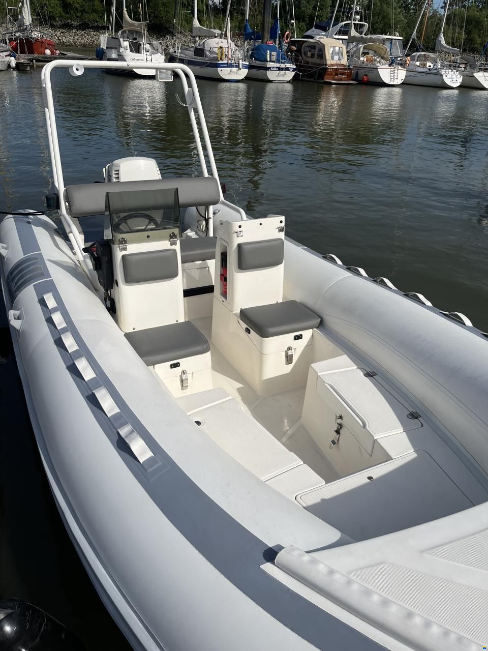 Novurania 570
