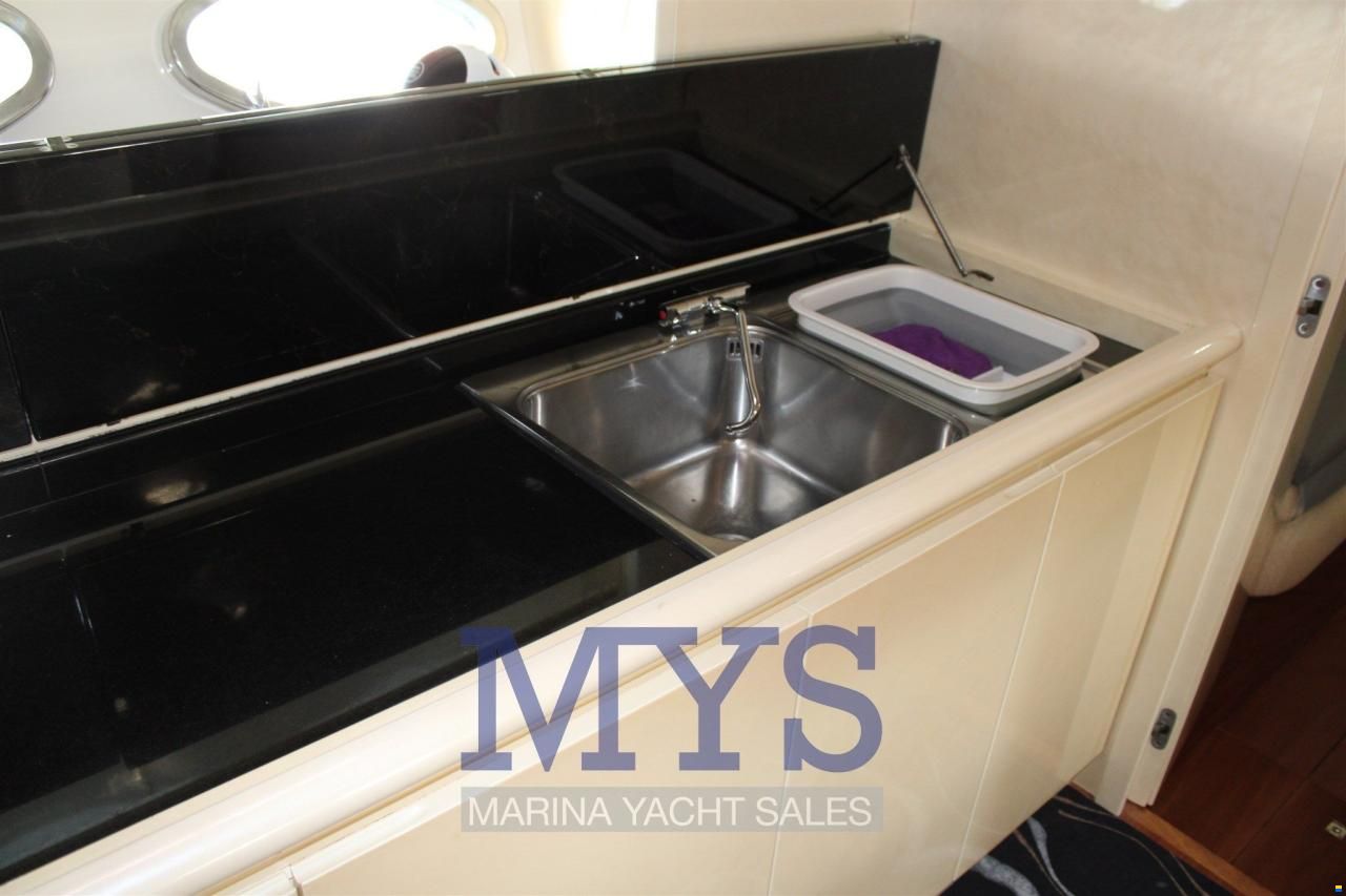 Pershing 54'
