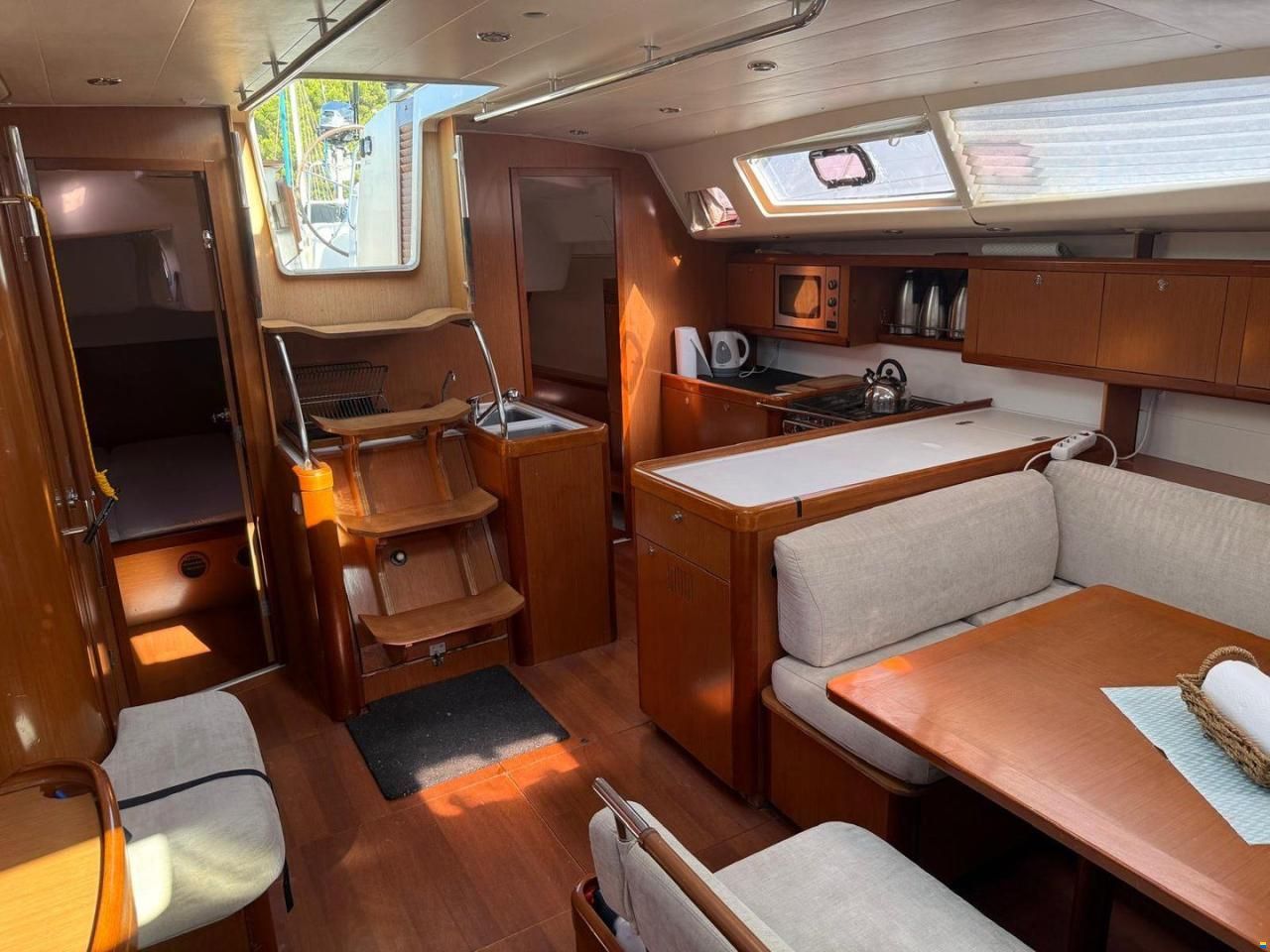 Beneteau Oceanis 54