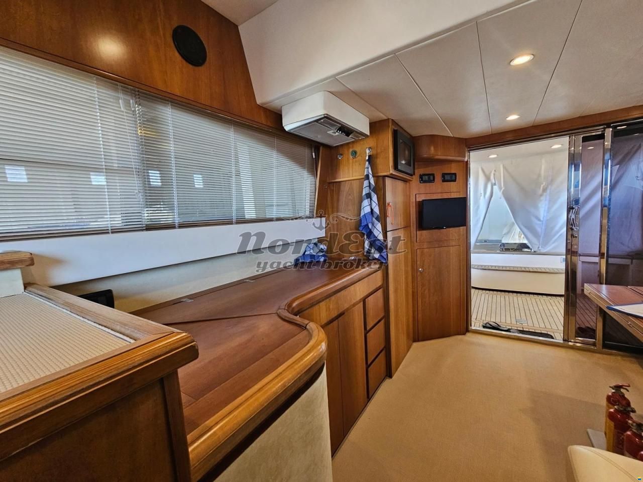Cayman 42 Fly