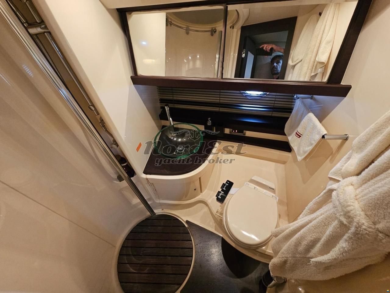 Azimut 43S