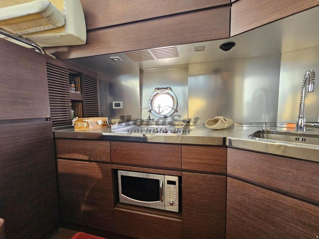 Azimut 43S