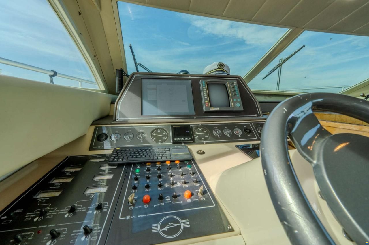 Mochi Craft 43 Flybridge