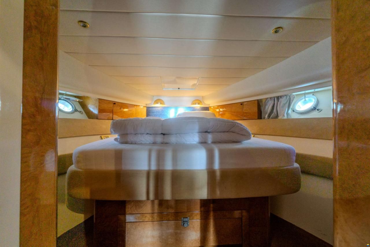 Mochi Craft 43 Flybridge