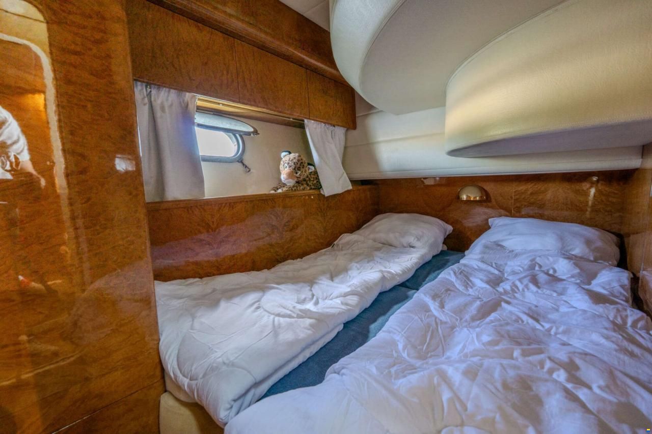Mochi Craft 43 Flybridge