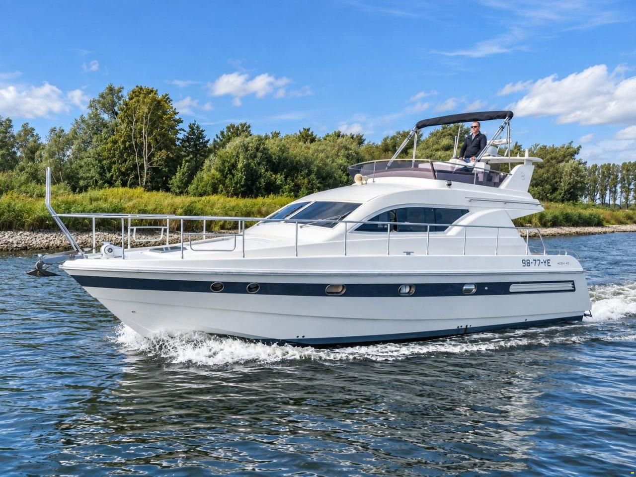 Mochi Craft 43 Flybridge