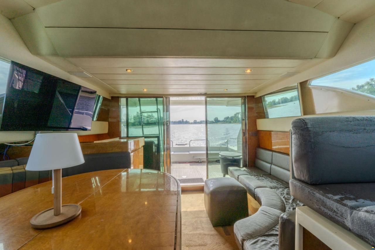 Mochi Craft 43 Flybridge