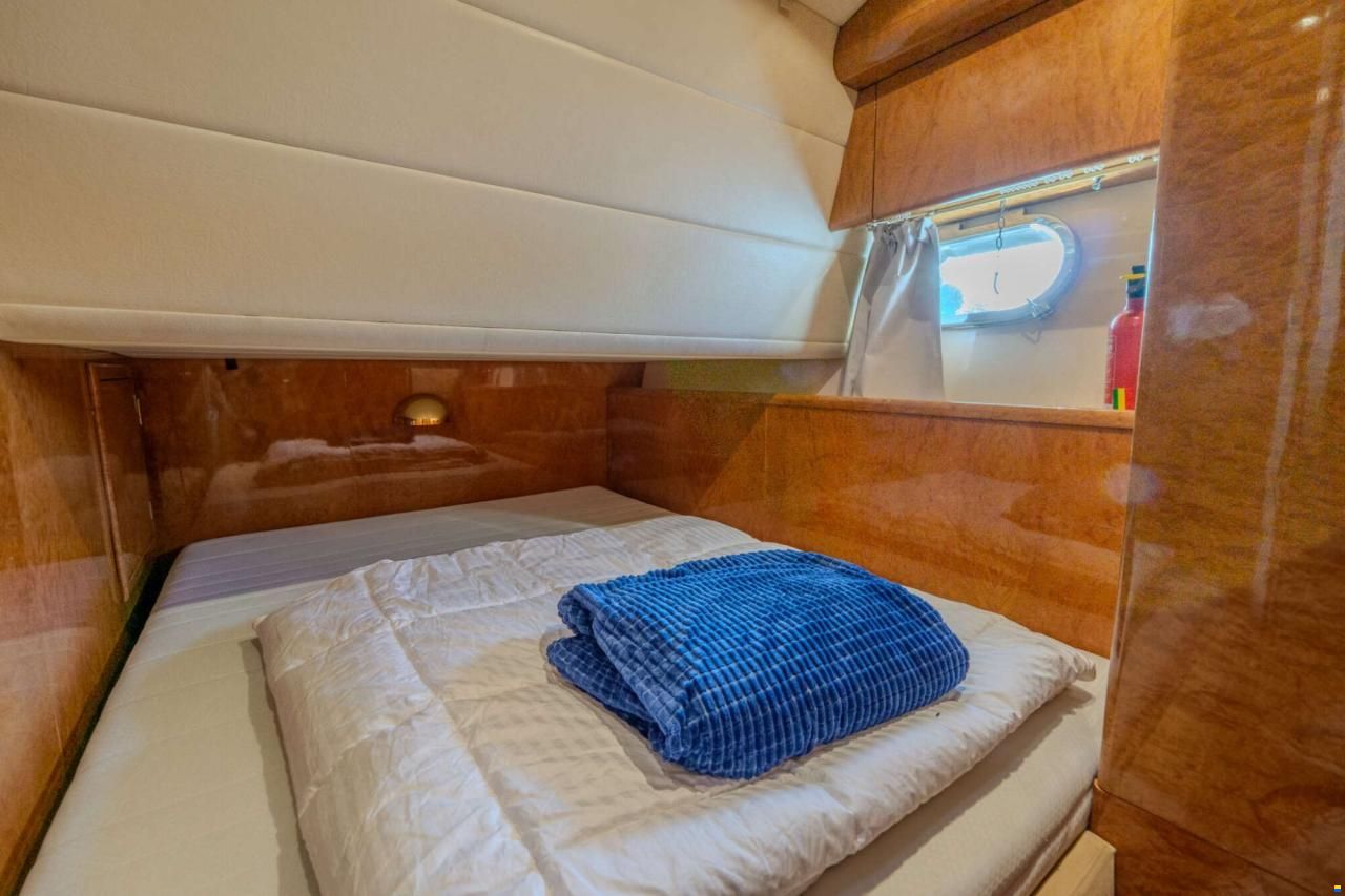 Mochi Craft 43 Flybridge