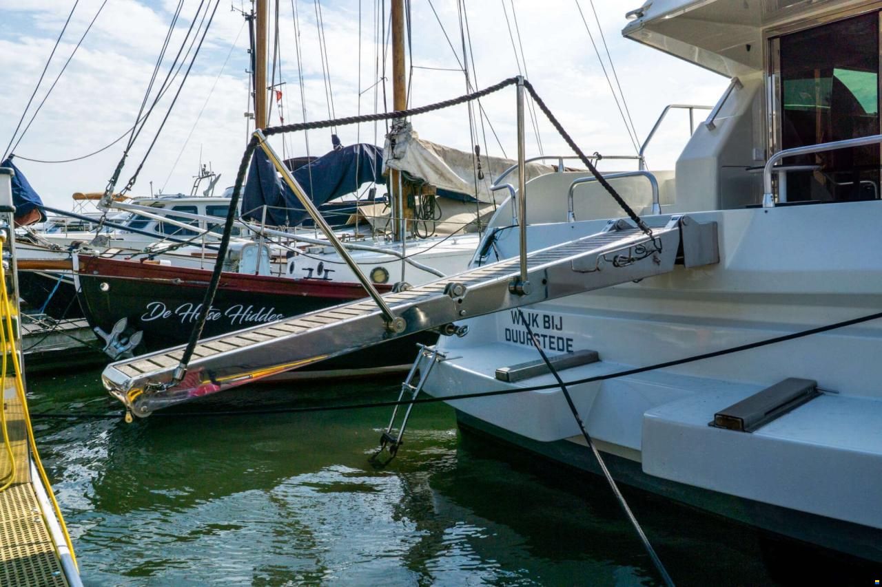 Mochi Craft 43 Flybridge