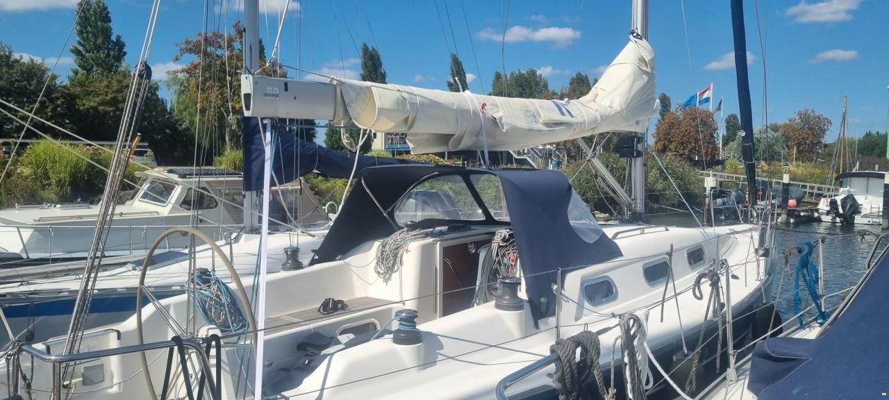 Italia Yachts 10.98