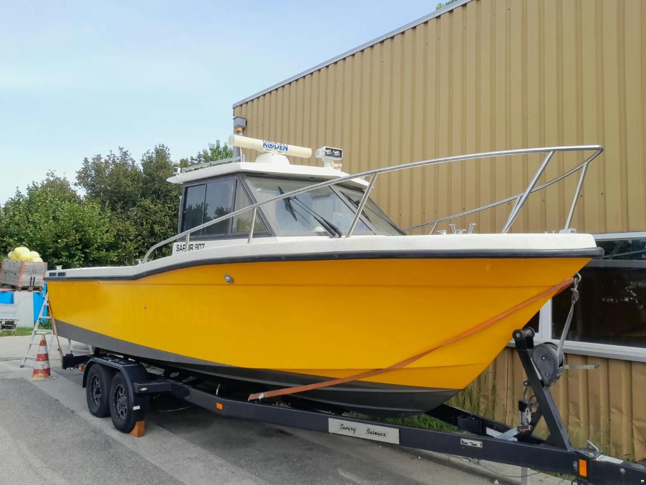 Schweizer Saphir 8007