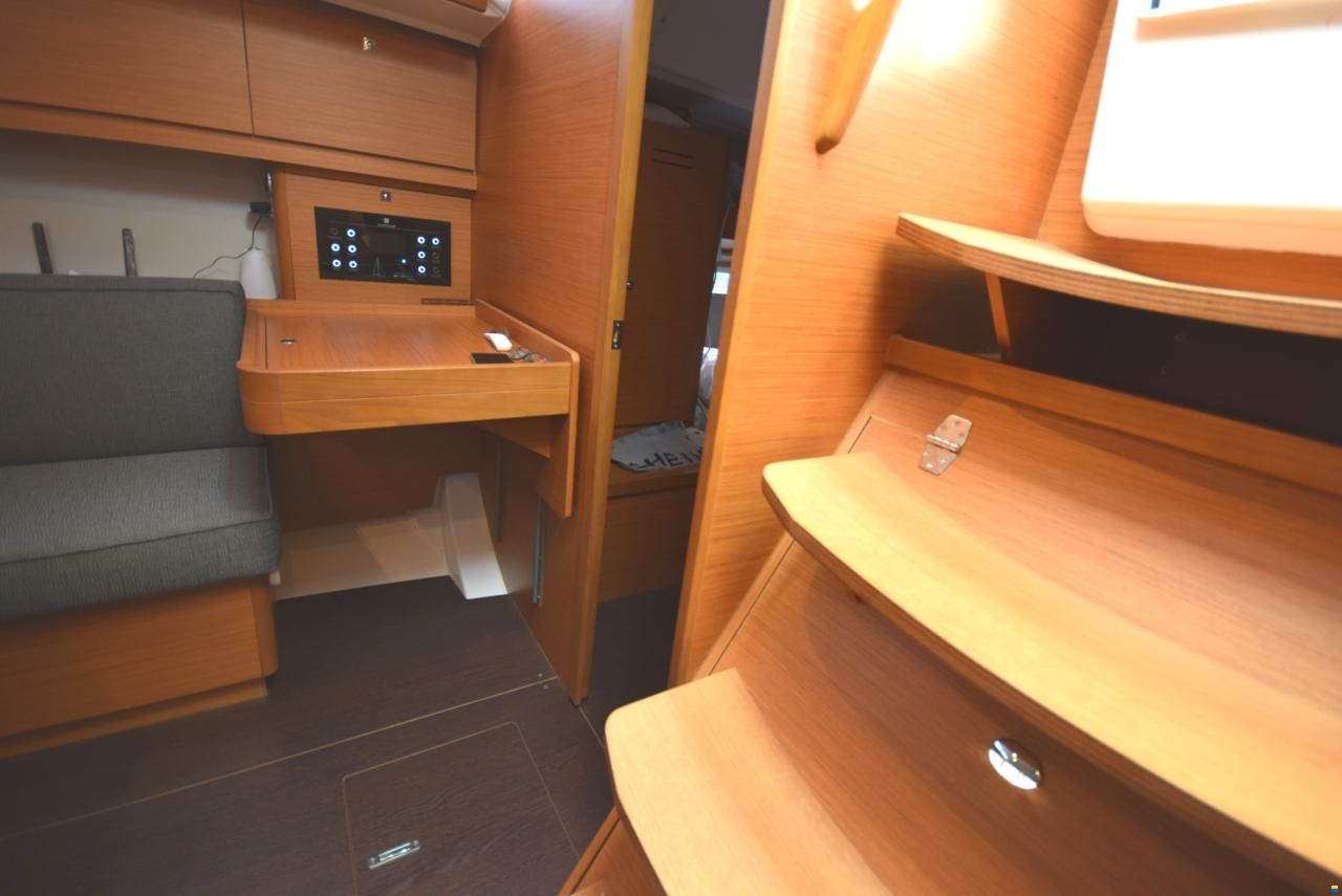 Dufour 430