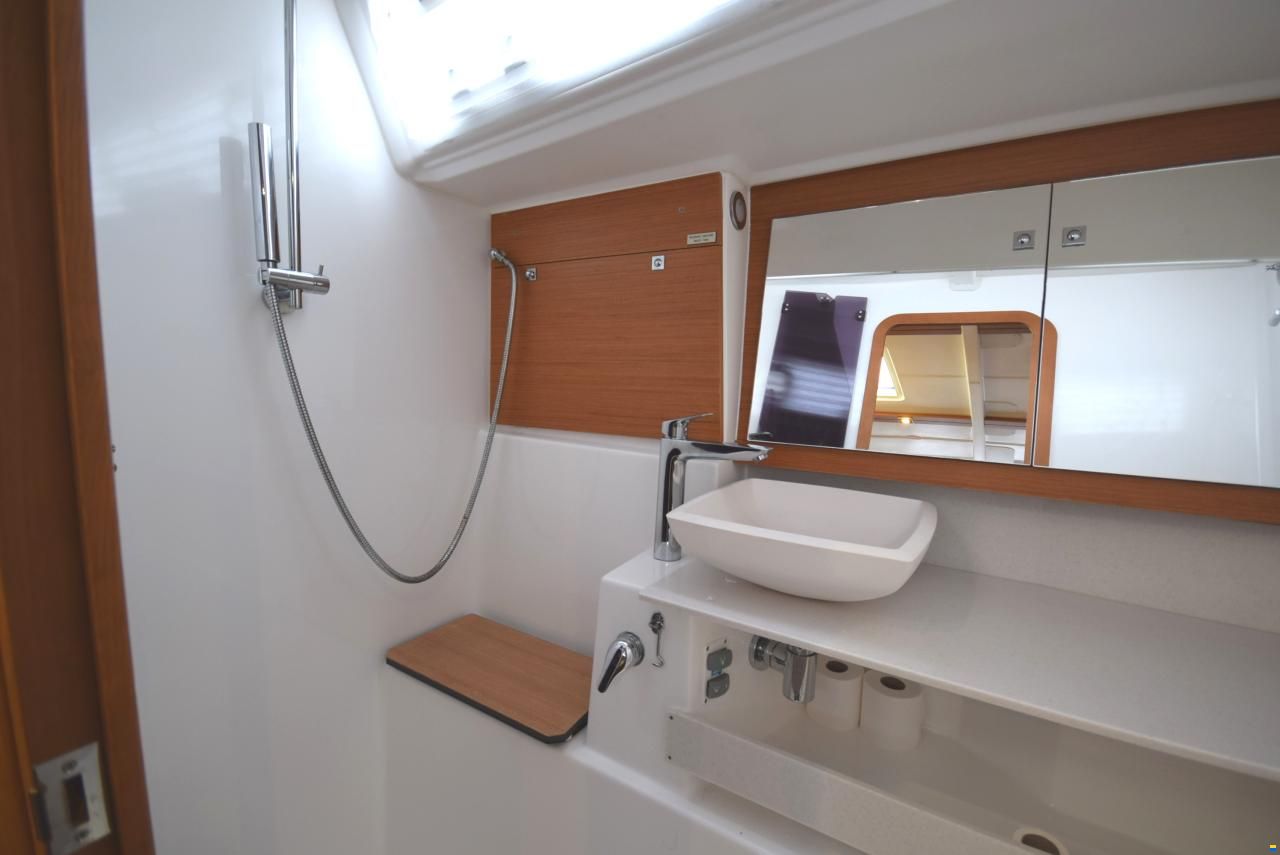 Dufour 430