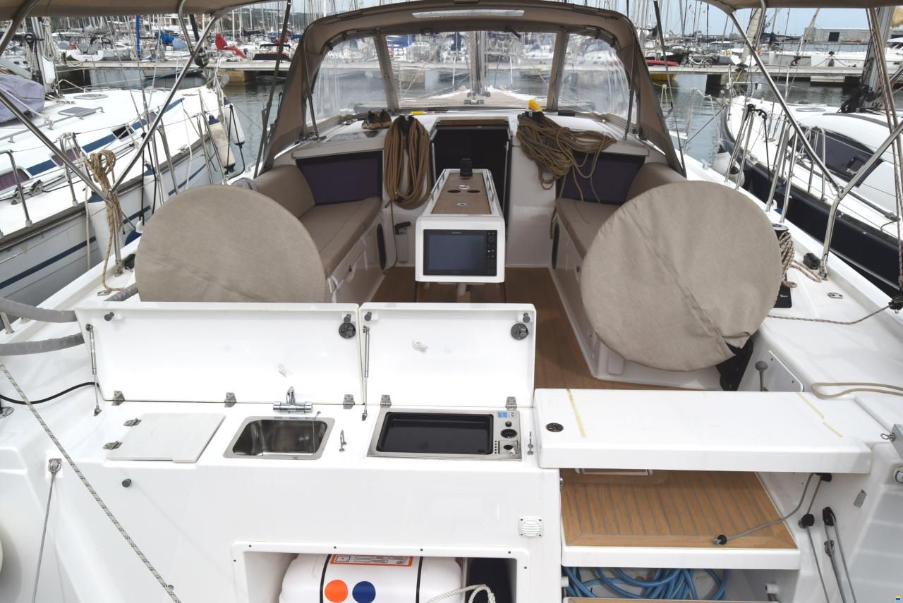 Dufour 430