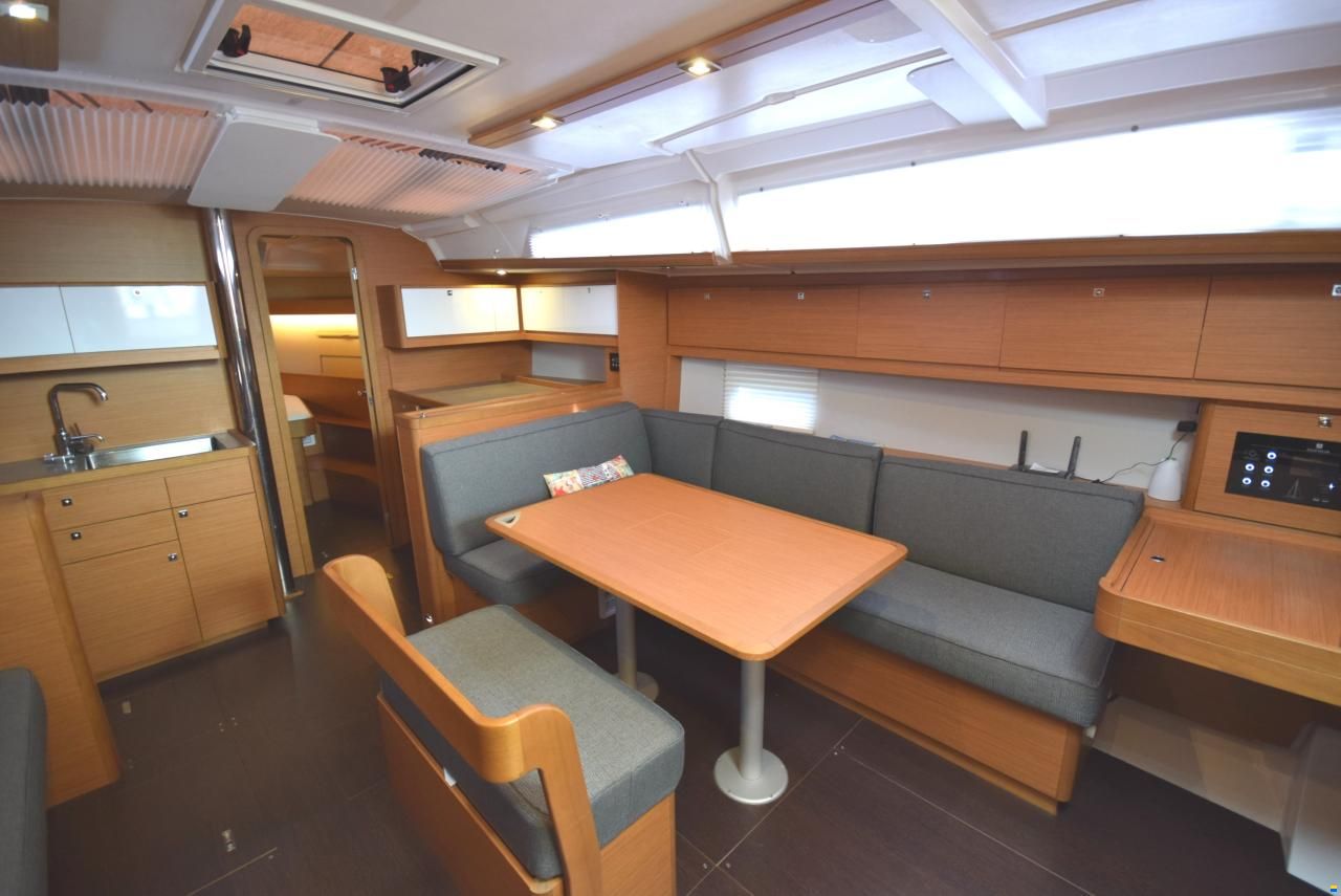 Dufour 430