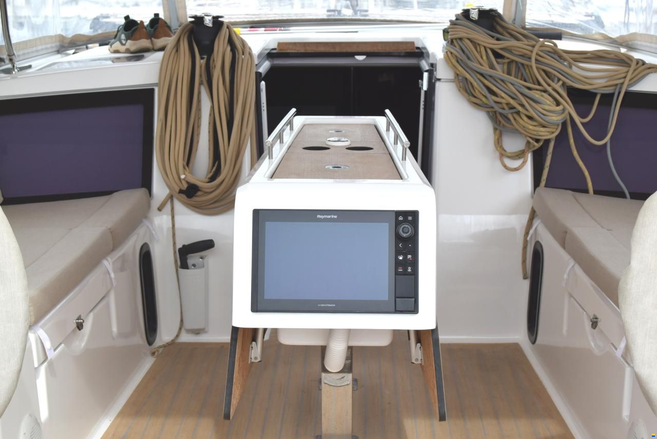 Dufour 430