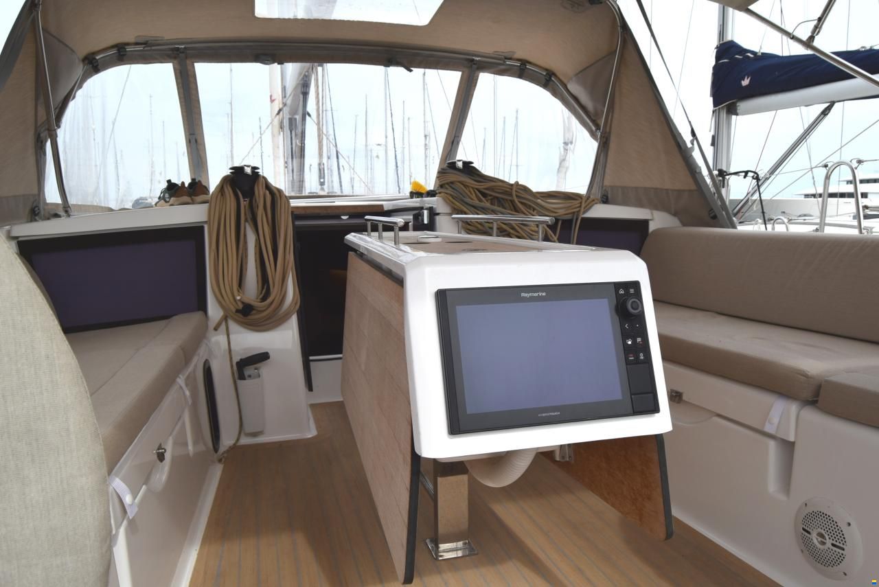 Dufour 430