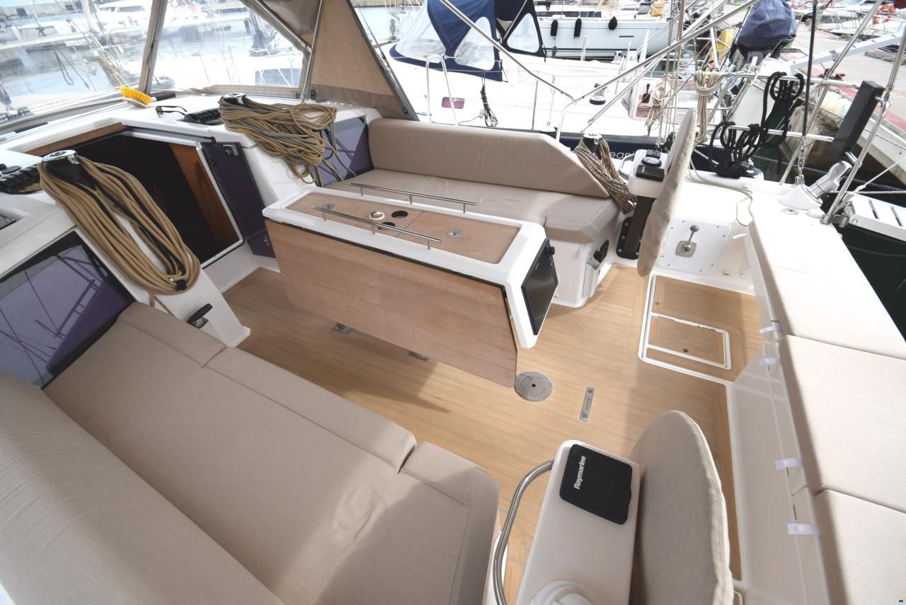 Dufour 430