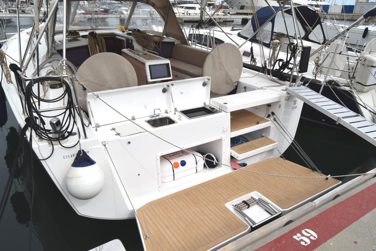 Dufour 430