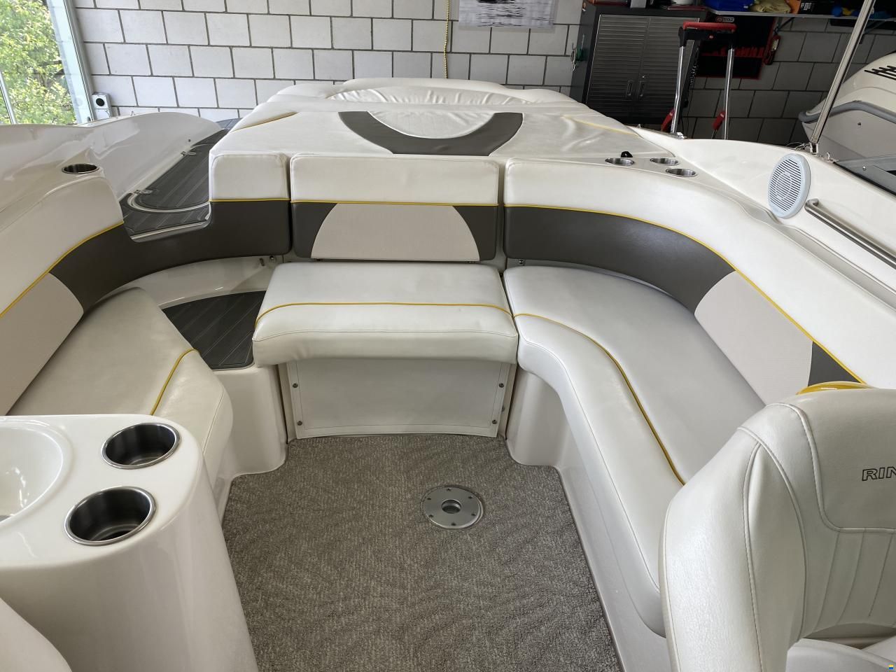 Rinker 262 Captiva Cuddy