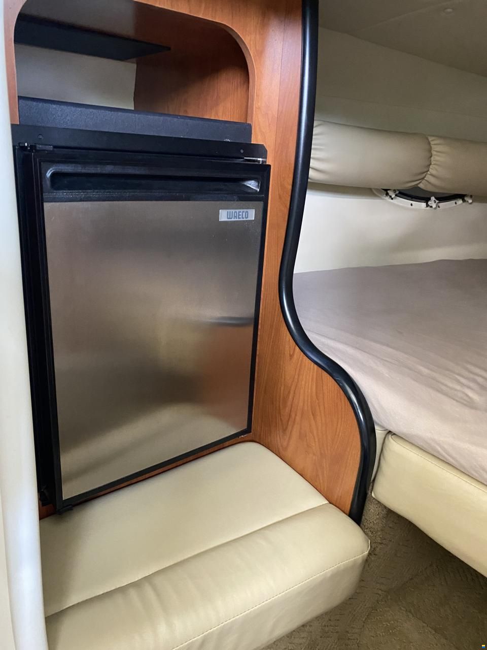 Rinker 262 Captiva Cuddy