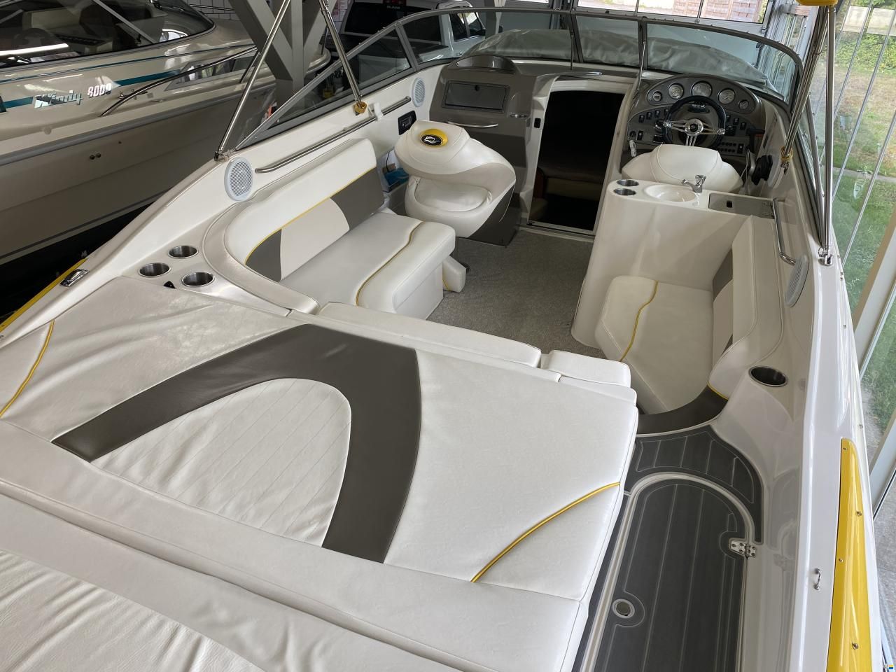 Rinker 262 Captiva Cuddy
