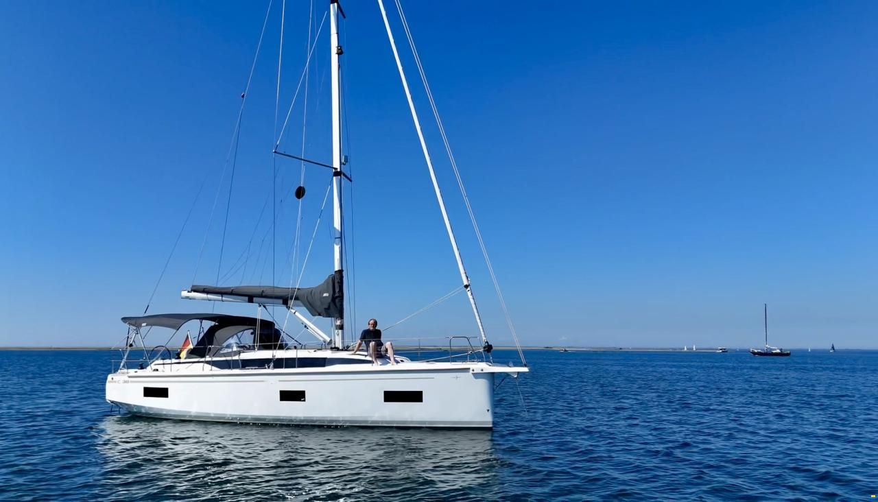 Bavaria C38