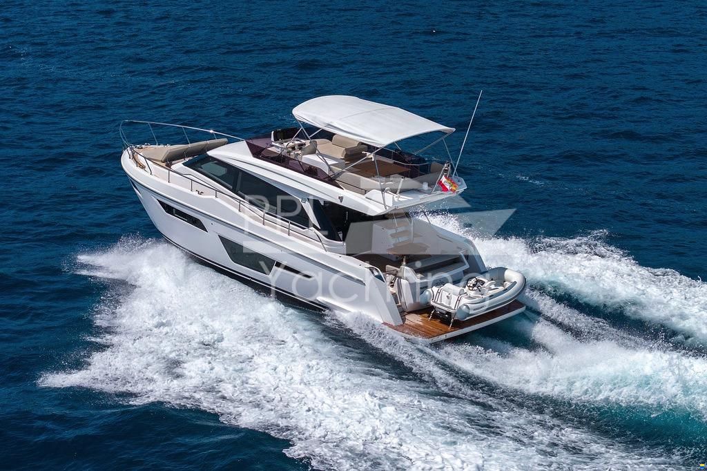 Ferretti 500