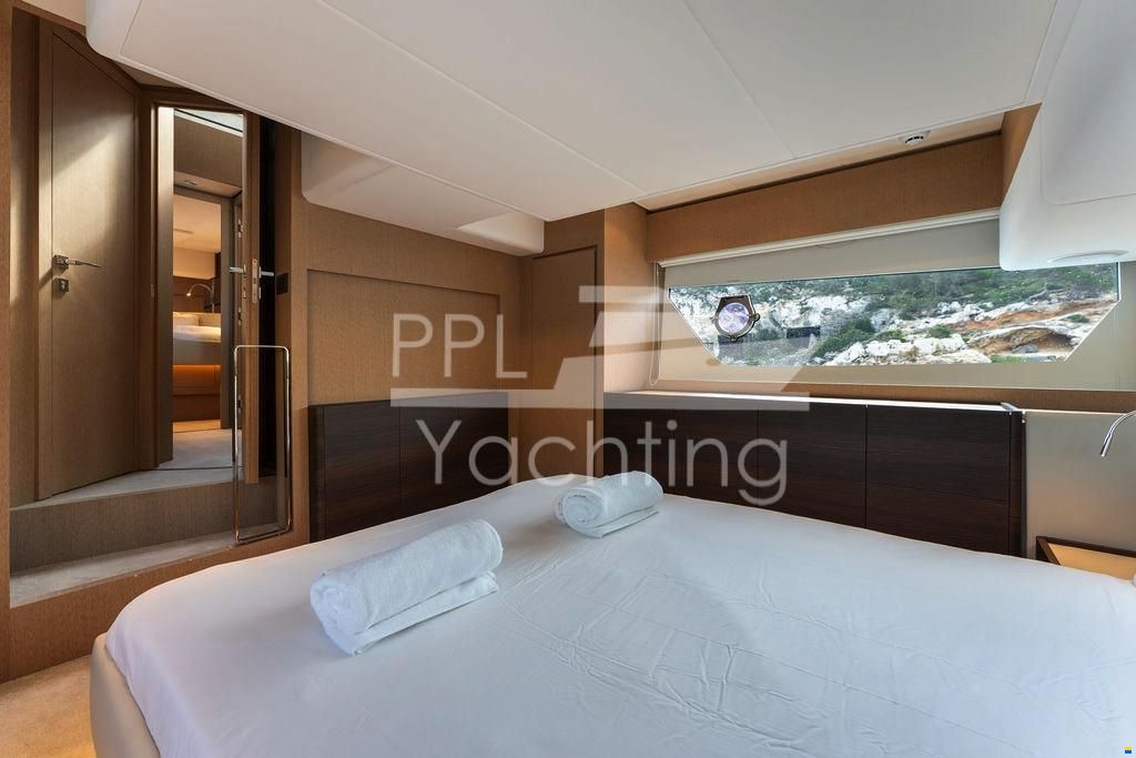 Ferretti 500