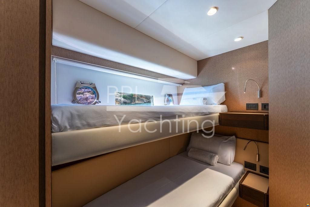 Ferretti 500