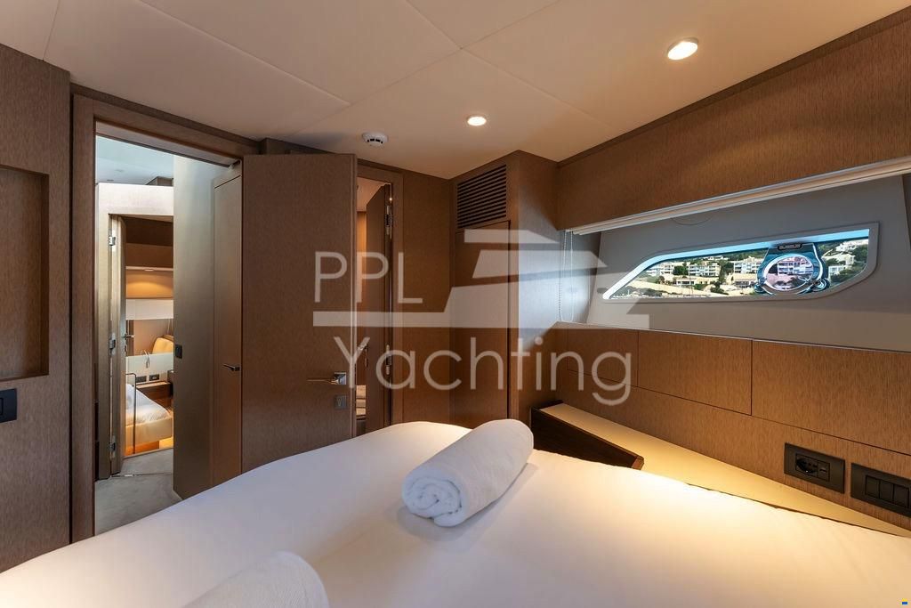 Ferretti 500