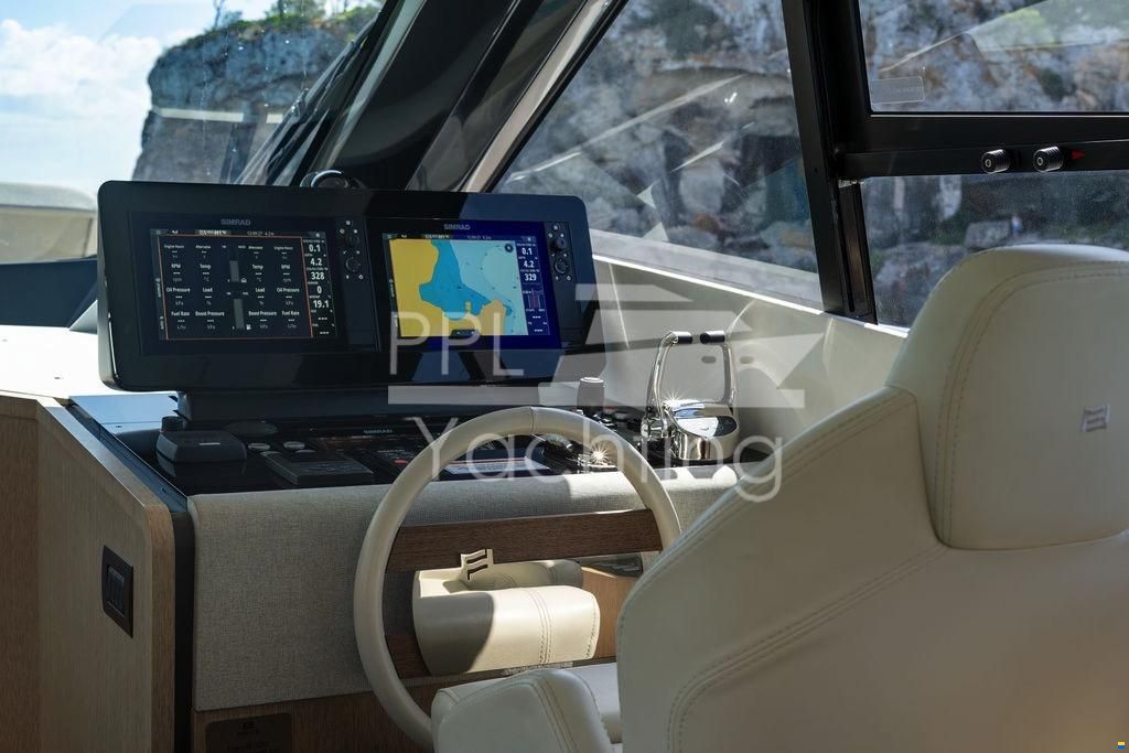 Ferretti 500