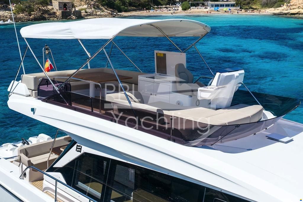Ferretti 500