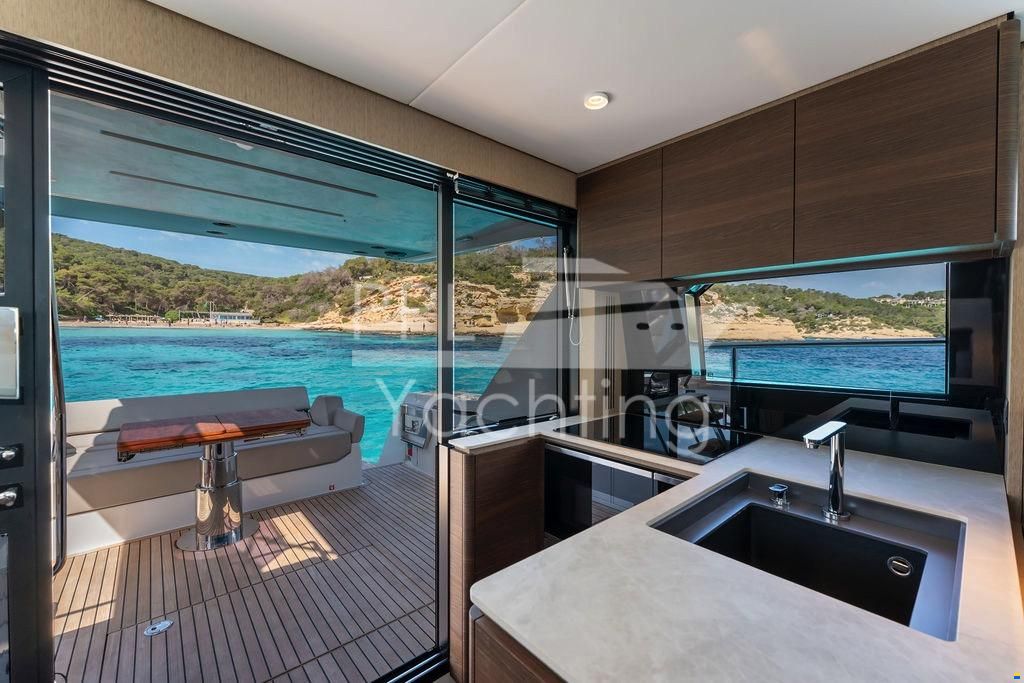 Ferretti 500
