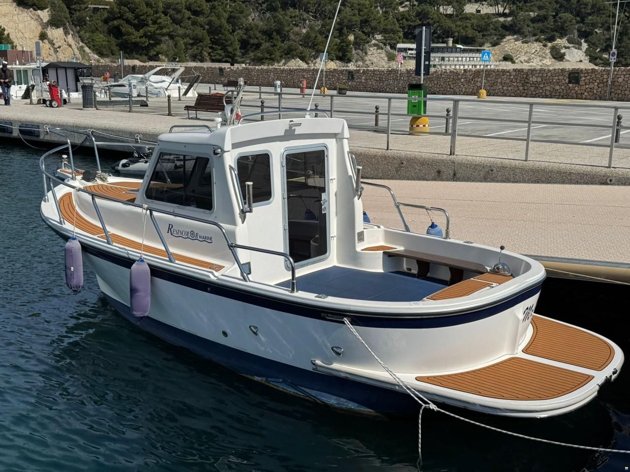 Resincolor R 20 Cabin