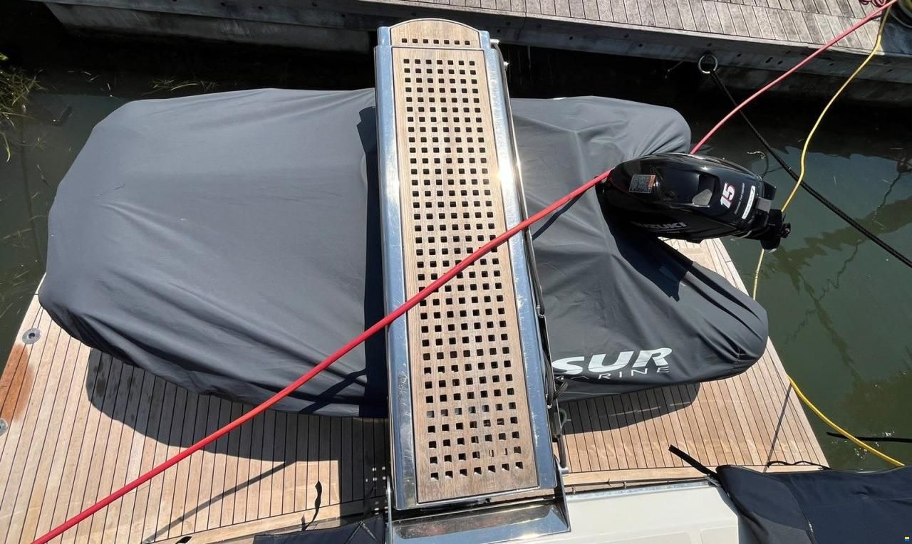 Uniesse 48' Open