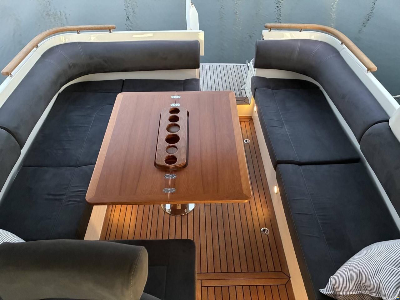 Marex 310 Sucruiser