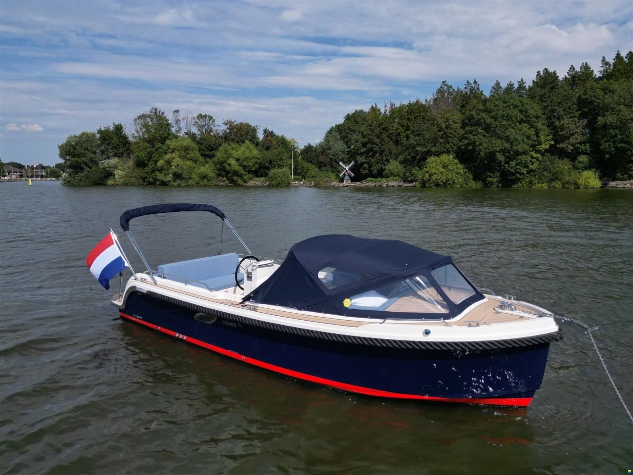 Interboat DE Intender 750 Cabin