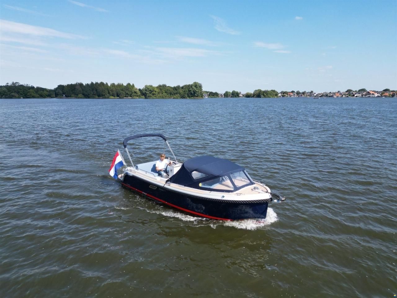 Interboat DE Intender 750 Cabin