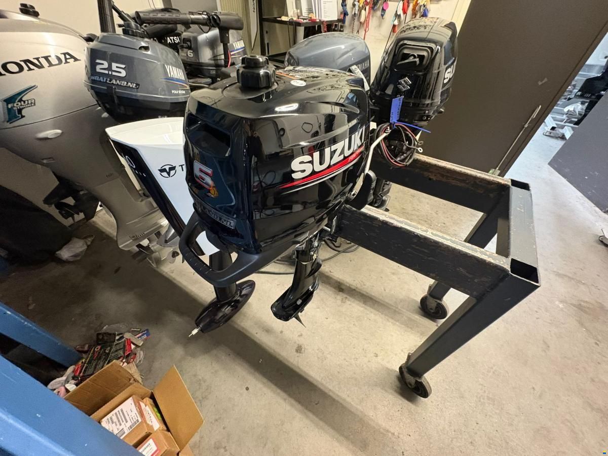 Suzuki DF6AS