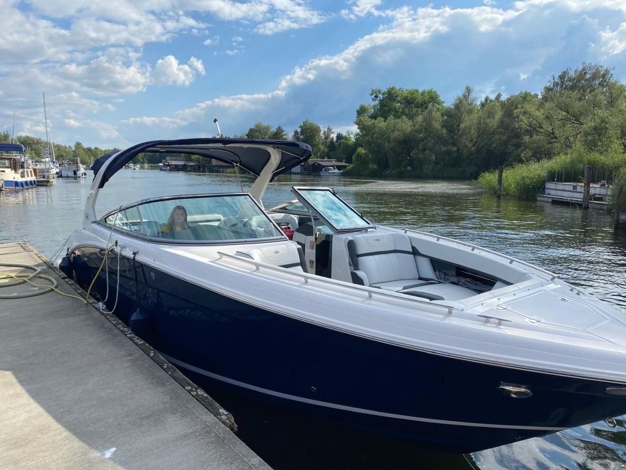 Regal 3200 BOWRIDER