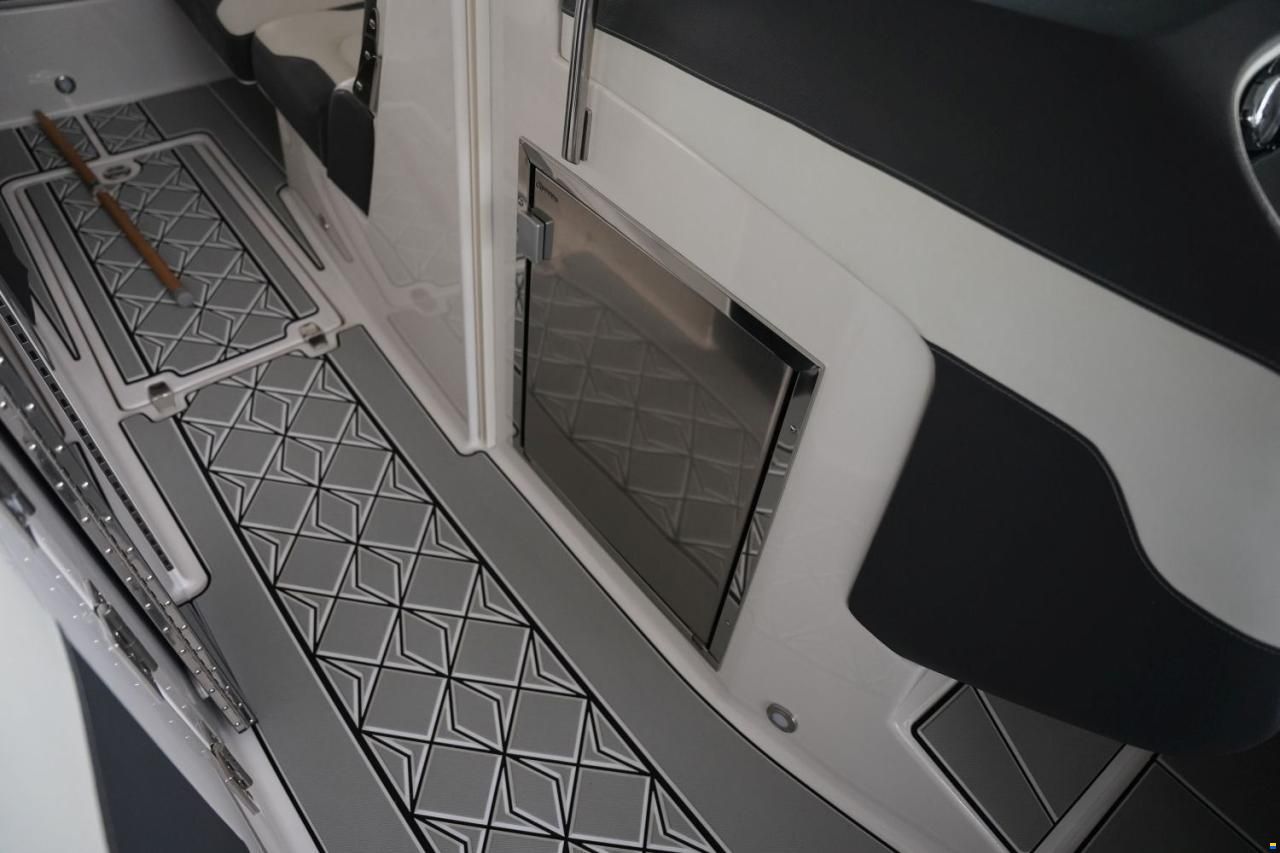 Regal 3200 BOWRIDER