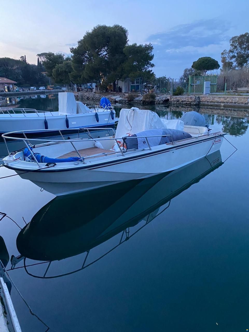 Boston Whaler Outrage 22