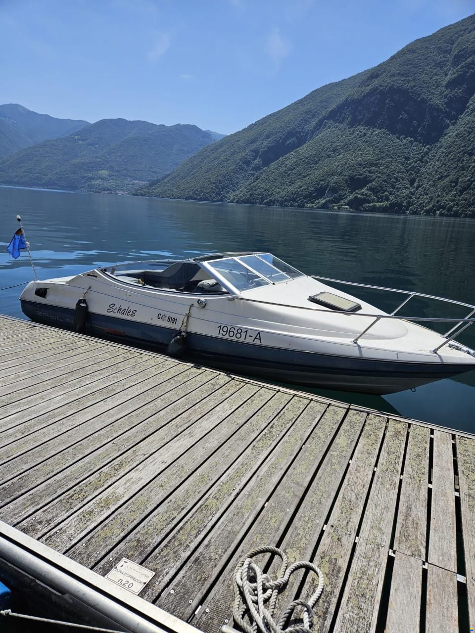 Bayliner Capri 2052