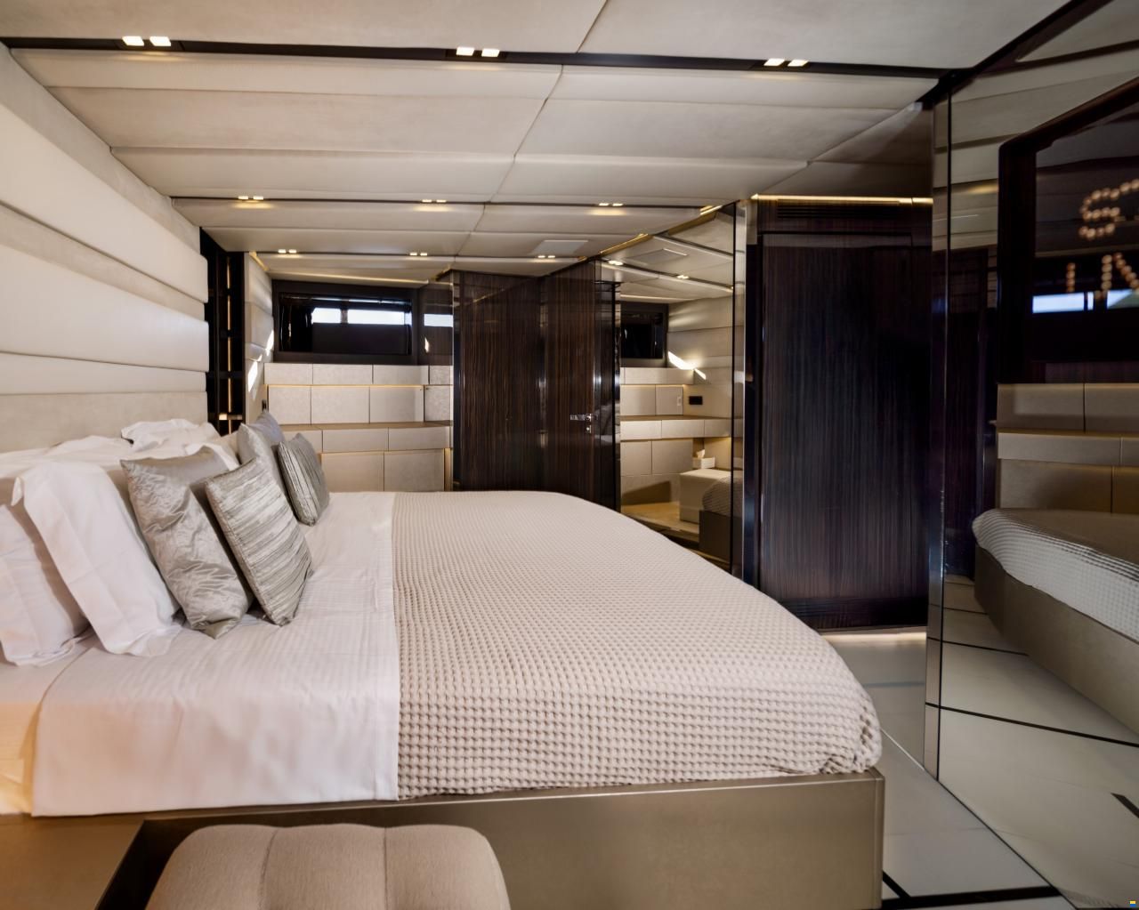 Admiral Yachts Silent 76