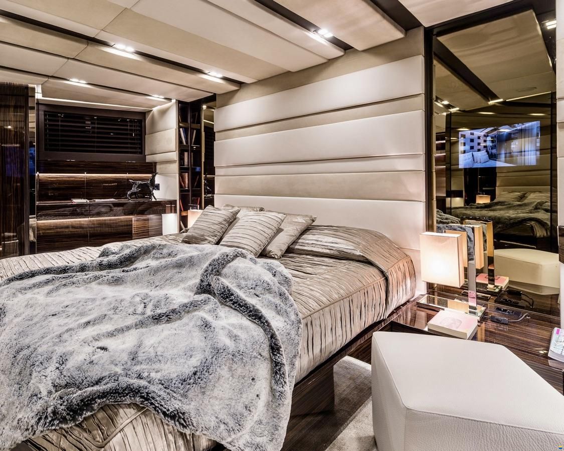 Admiral Yachts Silent 76