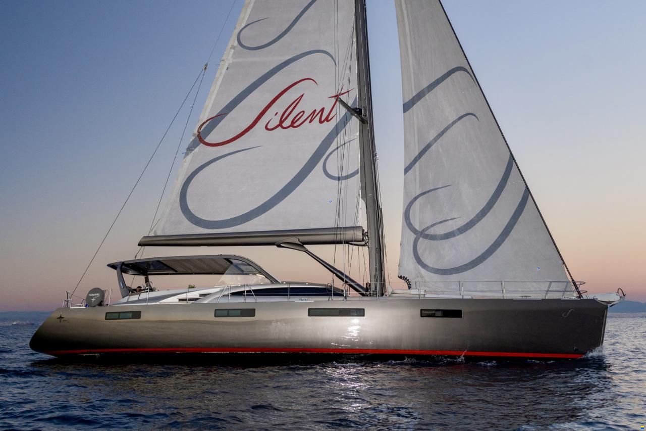 Admiral Yachts Silent 76